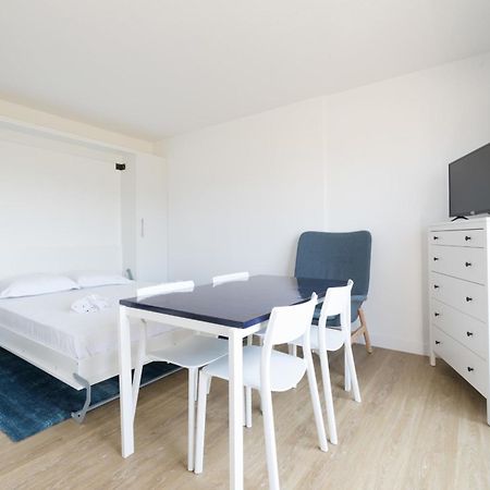 Studio Avec Vue Imprenable Sur La Mer Apartment Prefailles Luaran gambar